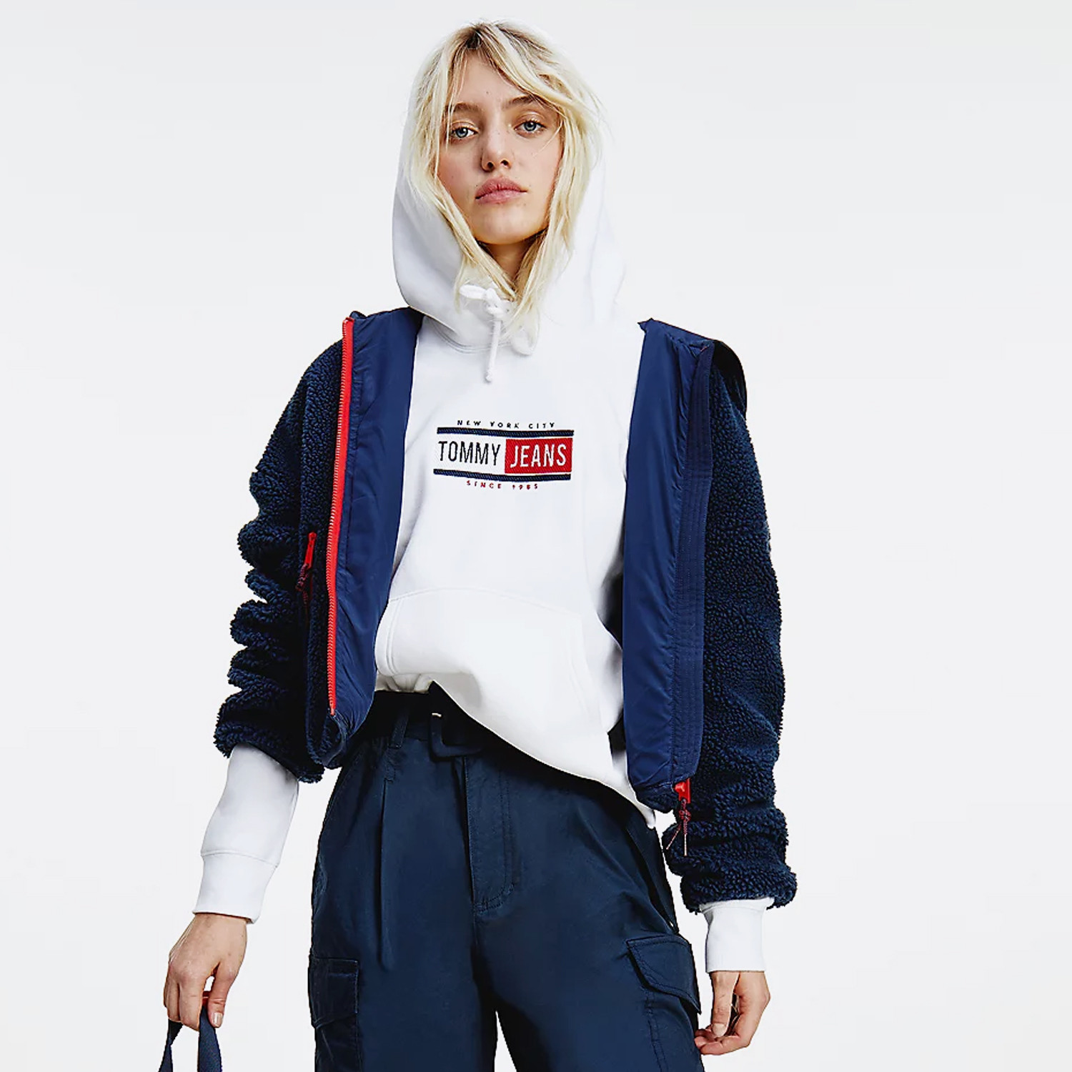 Tommy-Jeans-Badge-Sherpa-Hooded-Γυναικείο-Μπουφάν-9000090072_45076