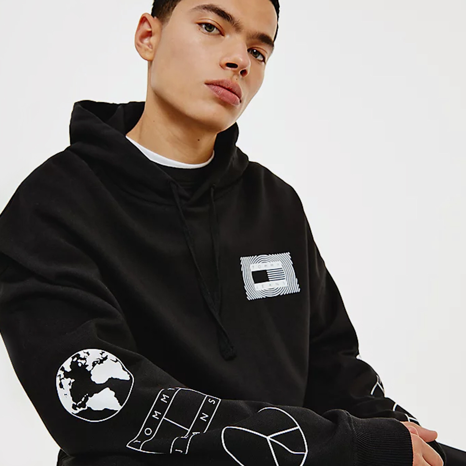 Tommy-Jeans-Global-Unitees-Ανδρική-Μπλούζα-Με-Κουκούλα-9000100134_1469