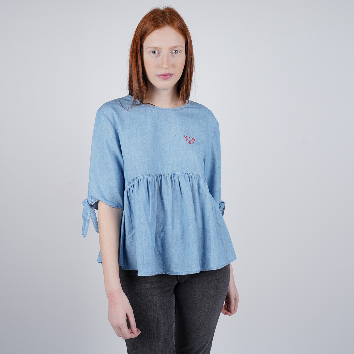 Tommy-Jeans-Sleeve-Bow-Chambray-Γυναικεία-Μπλούζα-9000050982_26286