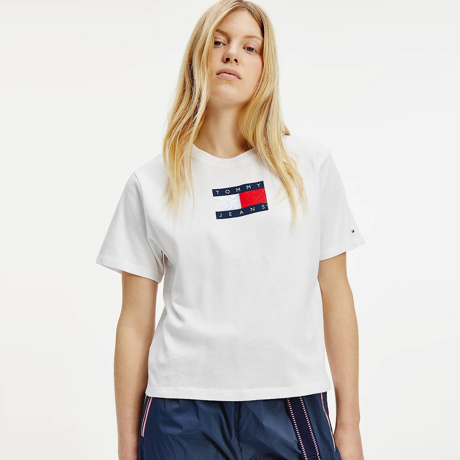 Tommy-Jeans-Tjw-Crop-Metallic-Flag-Tee-9000088564_1539