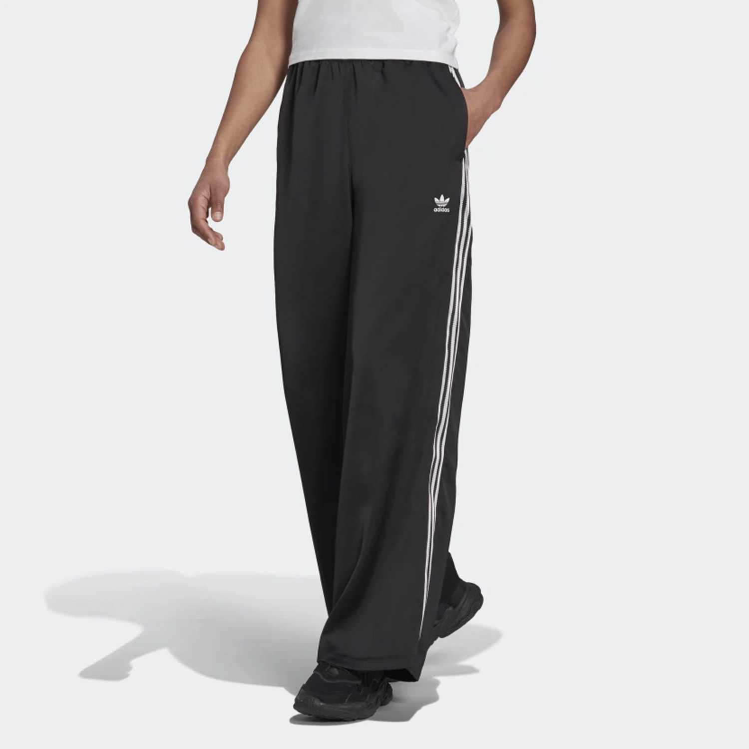 adidas-Originals-Adicolor-Classics-Satin-Γυναικείο-Παντελόνι-Φόρμας-9000100295_1469