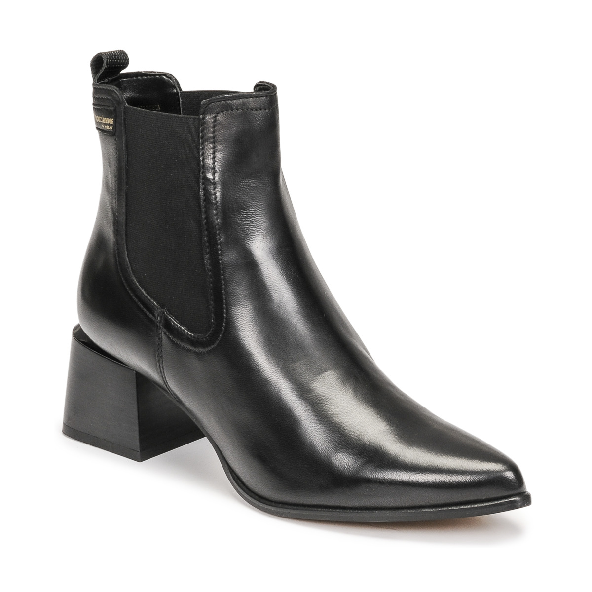 Μποτίνια-Les-Tropeziennes-par-M-Belarbi-SOAZIC-Δέρμα